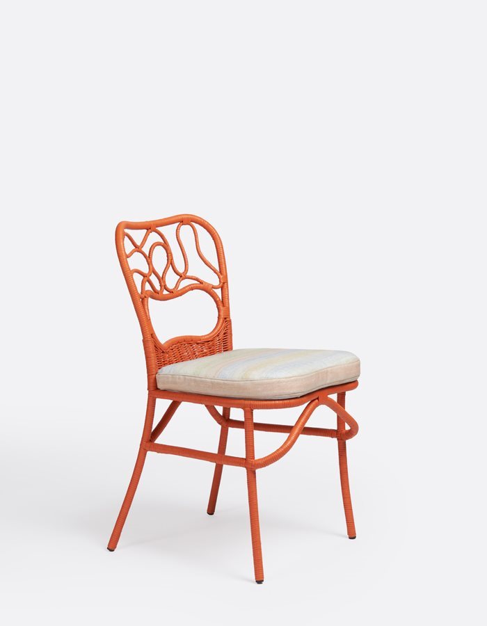 Senzafine_chair_ambra_side_01_G4340