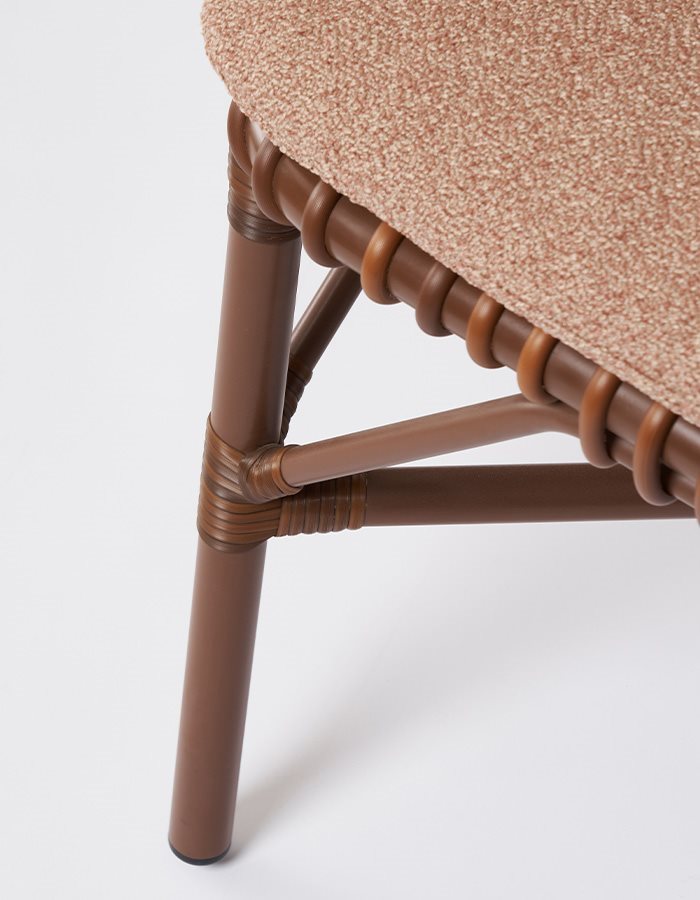 Wild_Chair_Out_Cognac_Detail_02_G5556