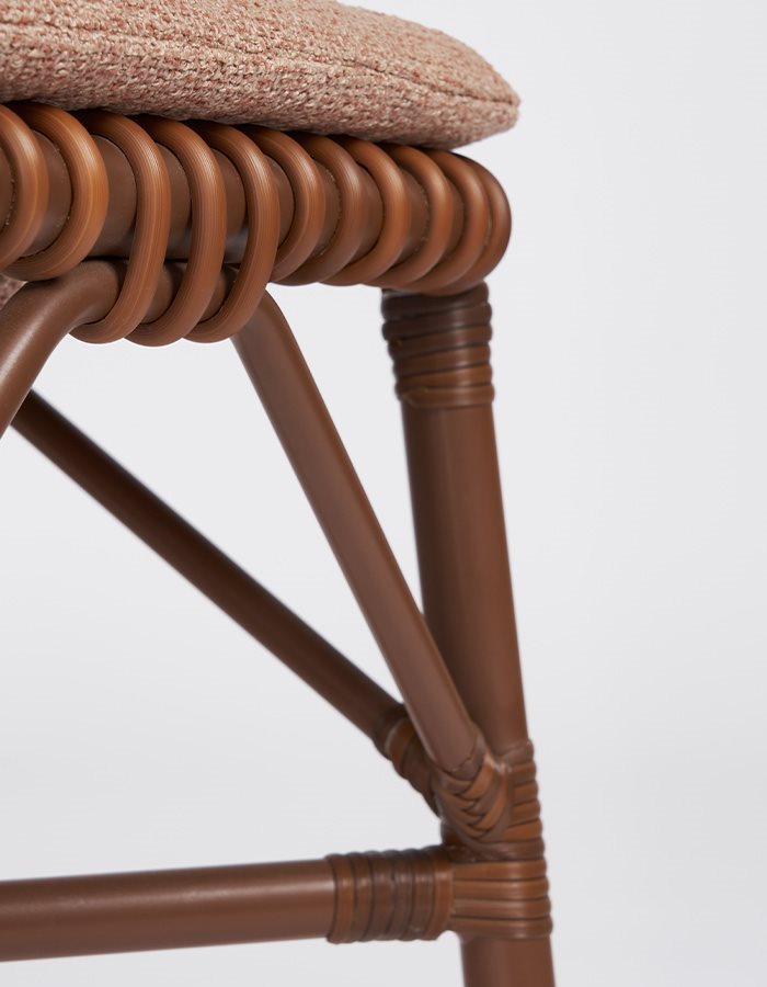 Wild_Chair_Out_Cognac_Detail_03_G3387